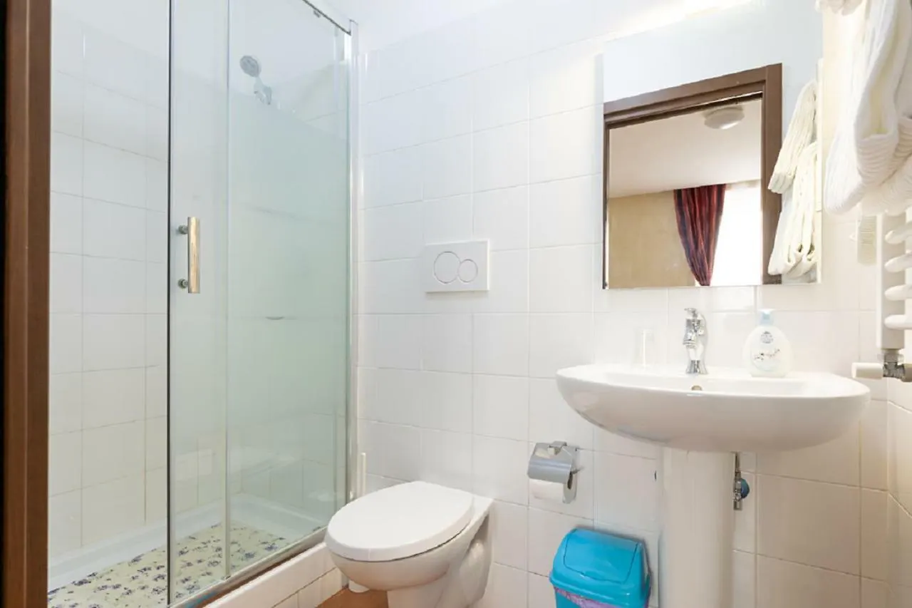 Roma Enrico Guesthouse 0*, Rome Italy