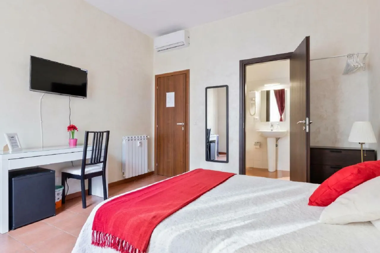 Roma Enrico Guesthouse Италия