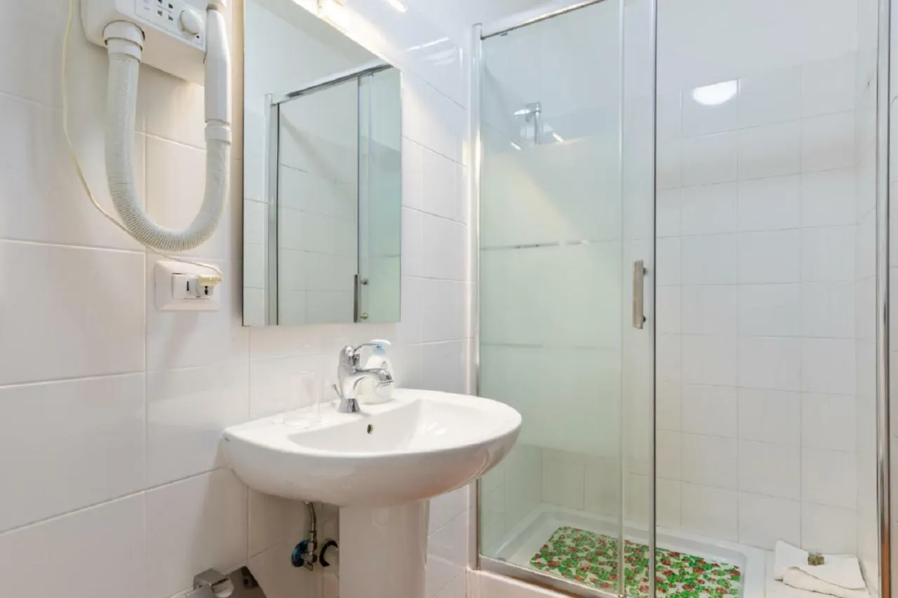 Гостевой дом Roma Enrico Guesthouse