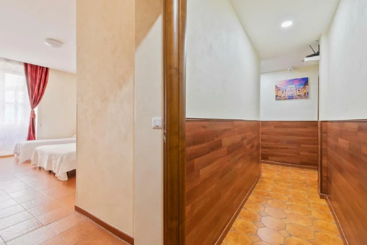 Roma Enrico Guesthouse Гостевой дом